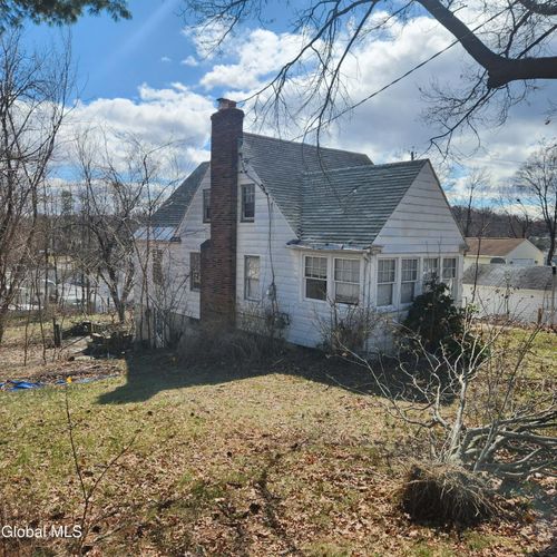 208 Hampton Ave, Rensselaer, NY, 12144-3753 | Card Image