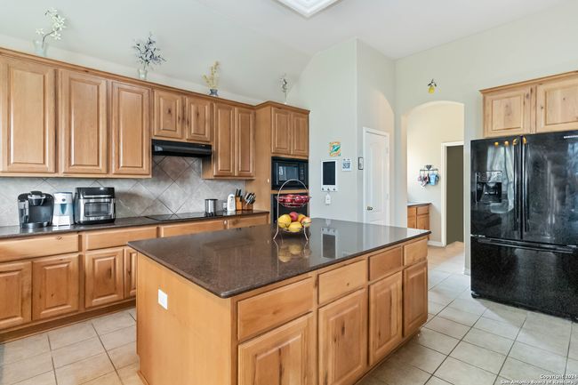846 County Road 2763, House other with 3 bedrooms, 2 bathrooms and null parking in Mico TX | Image 15