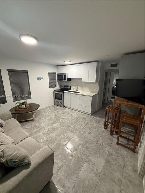 3-2020 Washington St, Hollywood, FL, 33020-6980 | Card Image