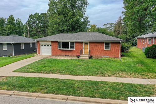 4330 X St, Lincoln, NE, 68503-2843 | Card Image