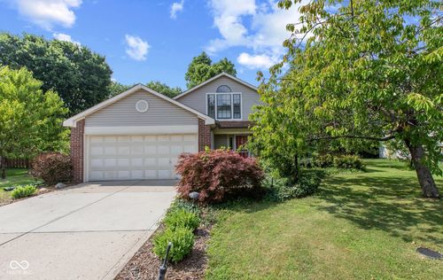 517 Amberleaf Trl, Westfield, IN, 46074-9528 | Card Image