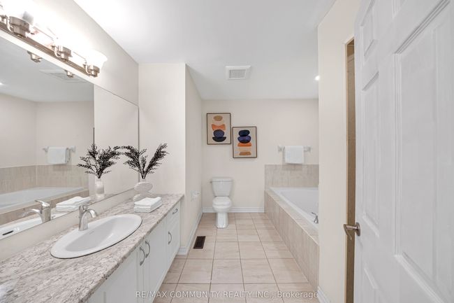 2205 Grainger Loop, House attached with 4 bedrooms, 3 bathrooms and 1 parking in Innisfil ON | Image 15