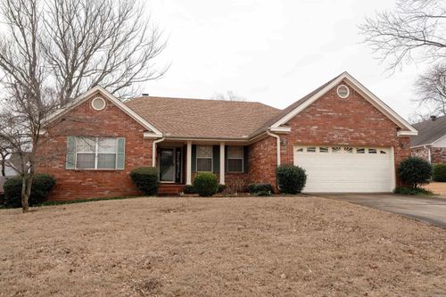 102 Live Oak Dr, Searcy, AR, 72143-4511 | Card Image