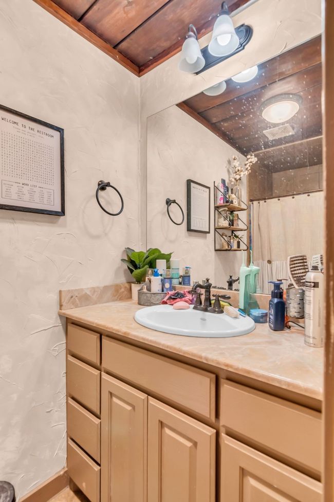 Full bath with vanity | Image 19
