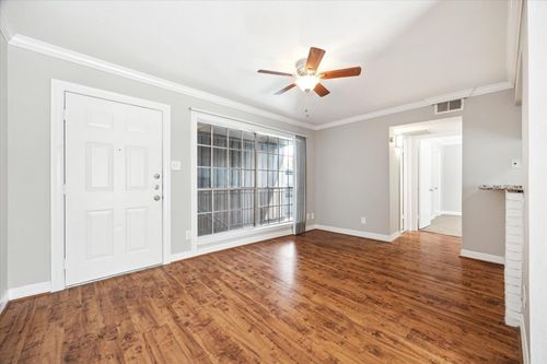 apt-11-201 Emerson St, Houston, TX, 77006-4551 | Card Image
