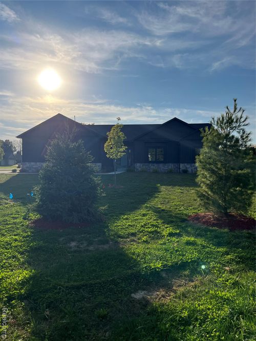 5217 Old Barn Ln, Clio, MI, 48420-8294 | Card Image