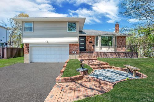 5 Warren Pl, Plainview, NY, 11803-3718 | Card Image