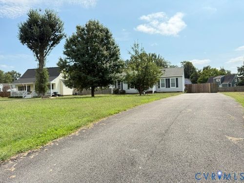 7434 Shire Pkwy, Mechanicsville, VA, 23111-1400 | Card Image