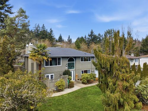 550 Phelps Ave, Victoria, BC, V9B3H7 | Card Image