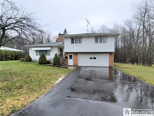 243 Springdale Ave, Jamestown, NY, 14701-8601 | Card Image