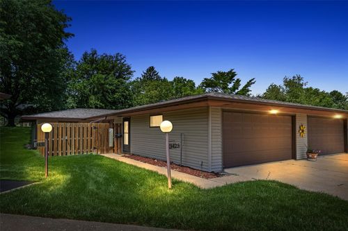 3425 Tulane Ct, Iowa City, IA, 52245-4038 | Card Image