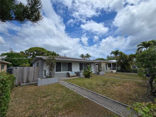 2281 Ne 173rd St, North Miami Beach, FL, 33160-2924 | Card Image