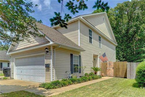 320 Garcia Dr, Virginia Beach, VA, 23454-4805 | Card Image
