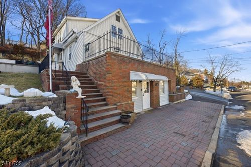 160 Barnert Ave, Totowa, NJ, 07512-1640 | Card Image