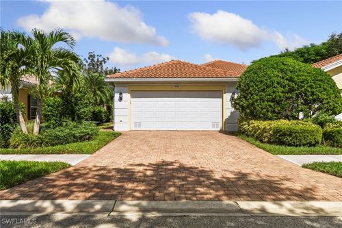 8089 Xenia Ln, NAPLES, FL, 34114-2696 | Card Image