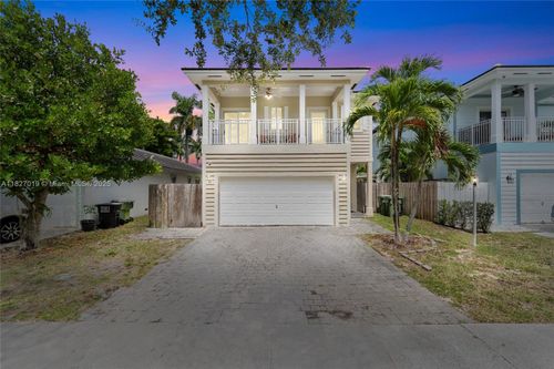 371 Ne 32nd Ter, Homestead, FL, 33033-7198 | Card Image