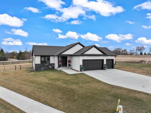 1608 Sugar Ave Se, Pine Island, MN, 55963-2821 | Card Image