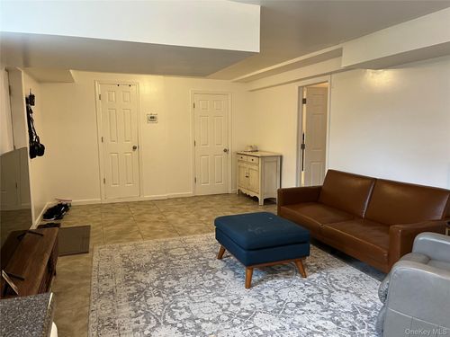 bsmt-8 Blackford Ave, Yonkers, NY, 10704-3605 | Card Image