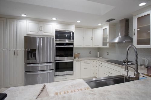 2024 Nw 86th Ter, Coral Springs, FL, 33071-6187 | Card Image