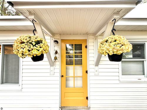 438 Davis St, Traverse City, MI, 49686-3003 | Card Image