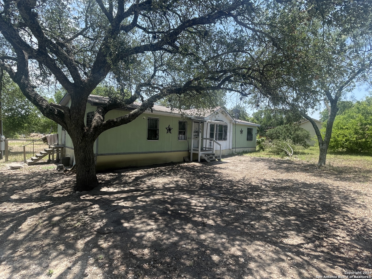 Cr-4635 , Hondo, TX 78861