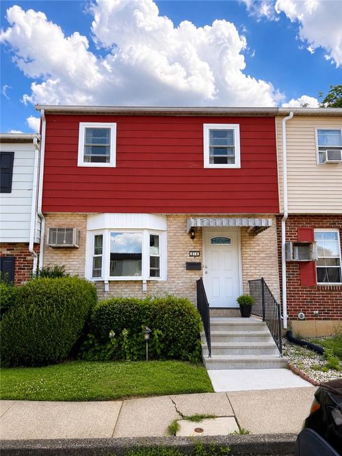 414 Kansas Ave, Whitehall, PA, 18052-7703 | Card Image