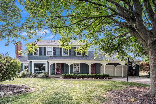 2104 Waterbury Dr Se, Kentwood, MI, 49508-6350 | Card Image