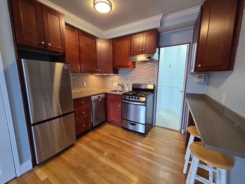7-84 W Cedar St, Boston, MA, 02114-3330 | Card Image