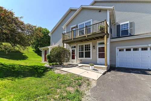 1202 Woodbury Cmn, Waukesha, WI, 53189-5825 | Card Image