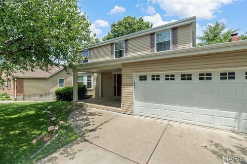 17 Connemara Rd, Saint Peters, MO, 63376-2341 | Card Image