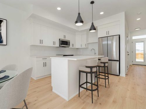 685 Blackwolf Blvd N, Lethbridge, AB, T1H7H7 | Card Image