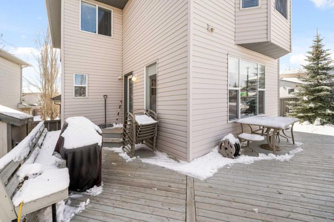 63 Hidden Ranch Close Nw, Home with 3 bedrooms, 2 bathrooms and 4 parking in Calgary AB | Image 33