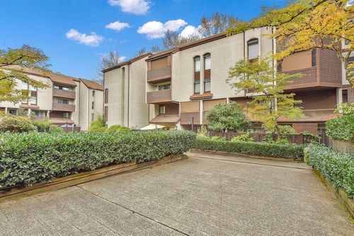 17-365 Ginger Dr, New Westminster, BC, V3L5L5 | Card Image
