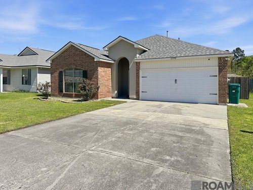 23592 Country Manor Ave, Denham Springs, LA, 70726-6884 | Card Image