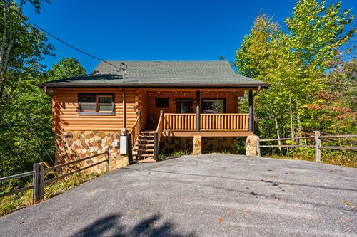 938 E Fir St, Sevierville, TN, 37876 | Card Image