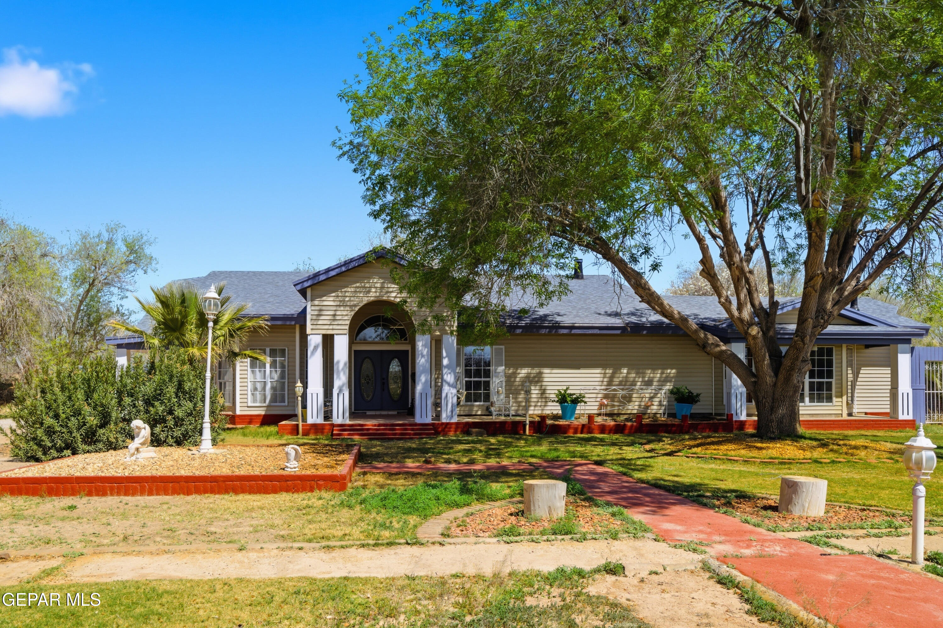Residential in Clint