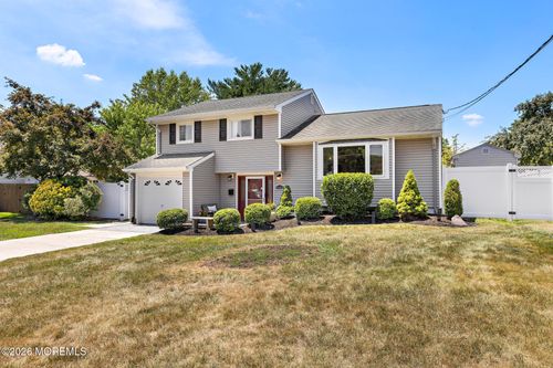 522 Mackey Ave, Belford, NJ, 07718-1309 | Card Image