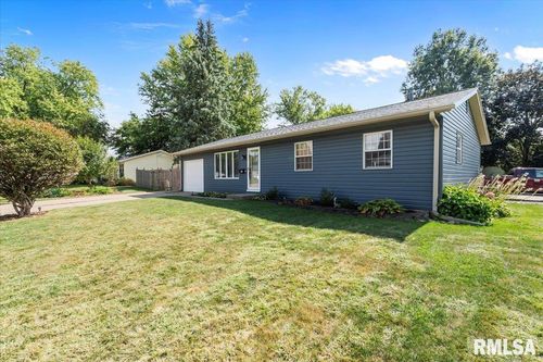 2223 W 34th St, Davenport, IA, 52806-5357 | Card Image