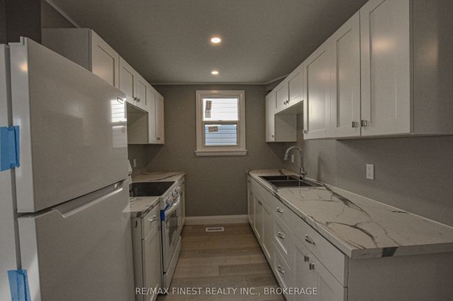 623 Macdonnell St, House other with 3 bedrooms, 1 bathrooms and 3 parking in Kingston ON | Image 10