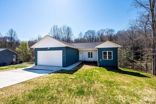 1314 39th Street Cir Sw, Hickory, NC, 28602-4555 | Card Image