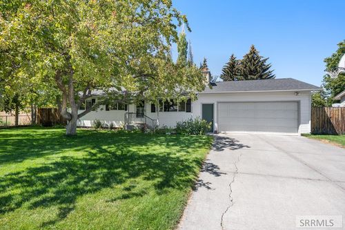 635 Butterfly Dr, Idaho Falls, ID, 83401-3712 | Card Image