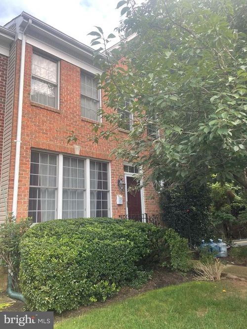 138 Shepherdson Ln Ne, VIENNA, VA, 22180-4537 | Card Image