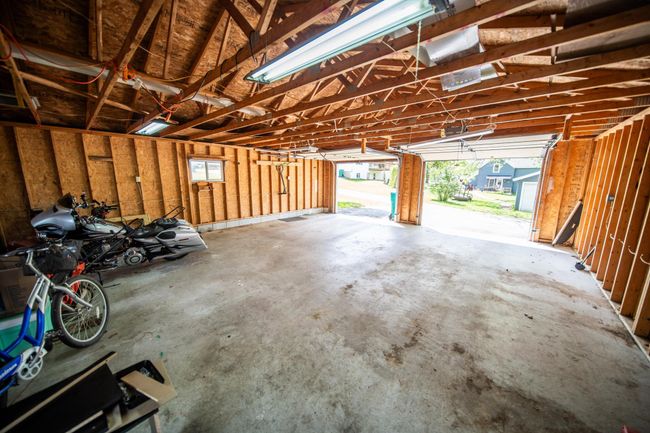 Garage | Image 24