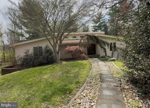 1301 Bobarn Dr, PENN VALLEY, PA, 19072-1135 | Card Image