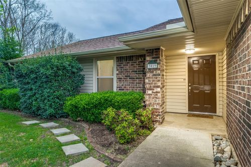 3019 Panhandle Dr, Grapevine, TX, 76051-4743 | Card Image