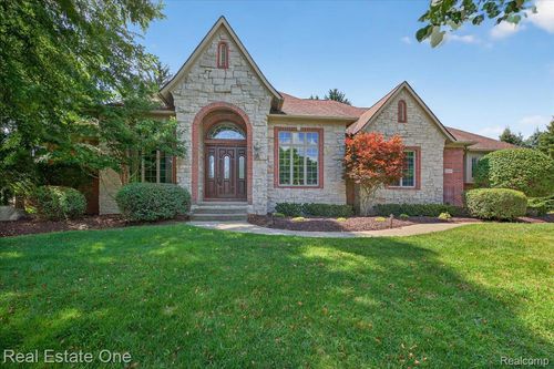 1231 Deer Path Trl, Oxford, MI, 48371-6608 | Card Image