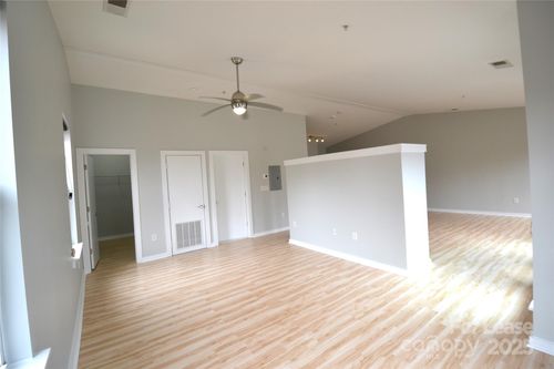 1060 E 36th St, Charlotte, NC, 28205-1653 | Card Image