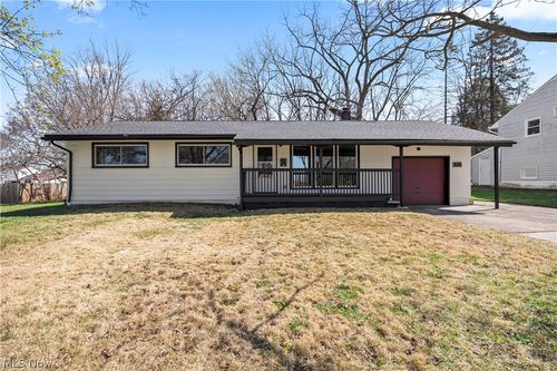 105 N Woodhill Dr, Amherst, OH, 44001-1631 | Card Image