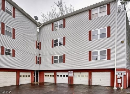 51 Smith St, Irvington, NJ, 07111-2461 | Card Image