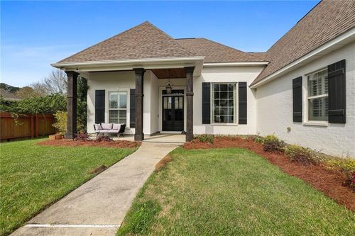 172 Coquille Dr, Madisonville, LA, 70447-3620 | Card Image